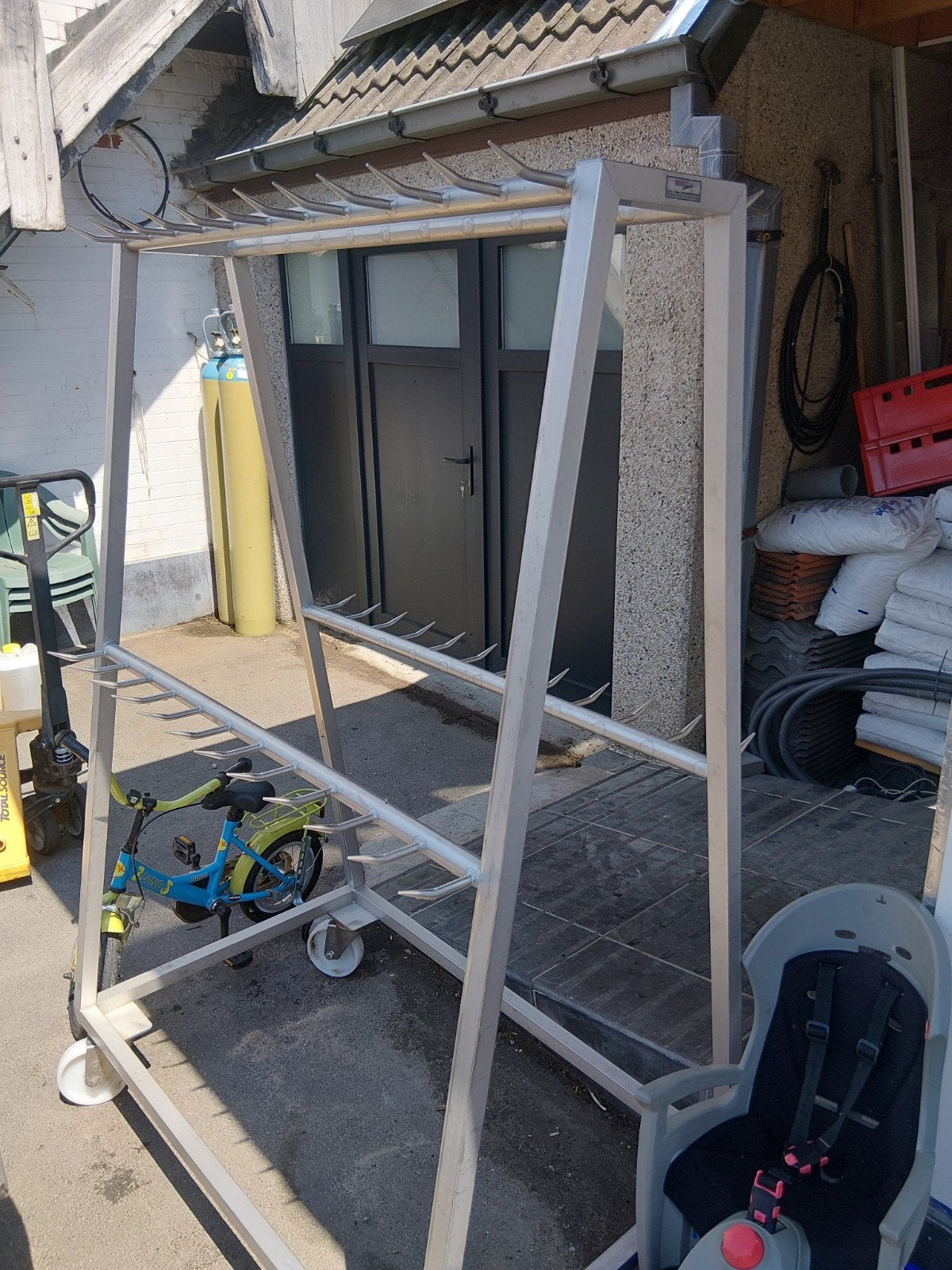 Inox worstenrek, Ophalen