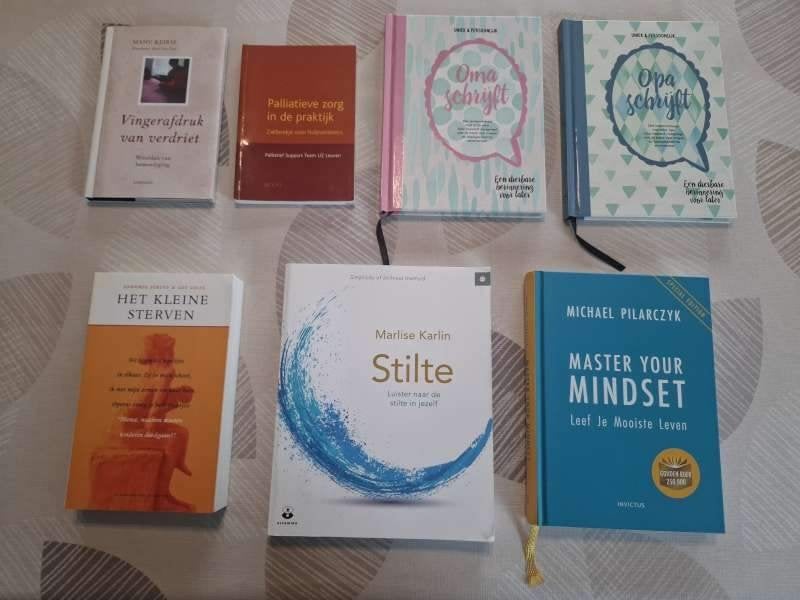 Lot boeken opa/oma schrijft, palliatieve zorg, …, Boeken, Ophalen of Verzenden, Zo goed als nieuw