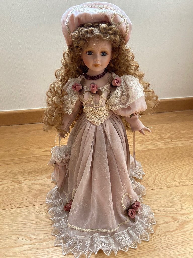 Zeer mooie decoratieve porseleinen pop h45cm, Ophalen of Verzenden, Zo goed als nieuw, Pop