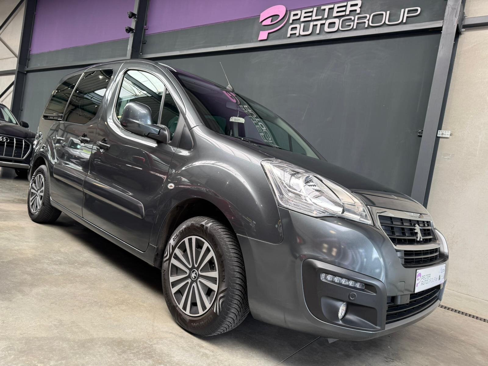 Peugeot Partner Tepee 1.2 PureTech 5-Zitpl GPS Camera Trekh, 0 kg, 1199 cc, 0 kg, Bedrijf