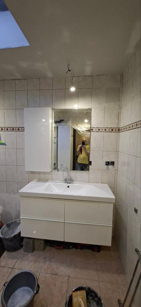 Witte badkamerkast van IKEA L 120.l 49. H64-halsband, Huis en Inrichting, Ophalen