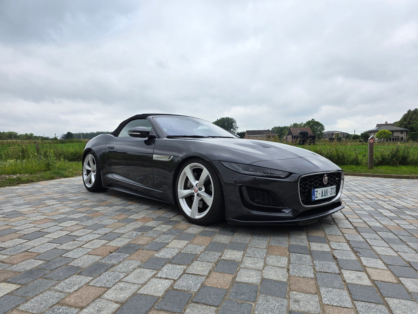 Jaguar F-type R-dynamic 2023 met 3509km!!! Nieuwstaat!!!, Auto's, Jaguar, Automaat, Achterwielaandrijving, F-type, Cabriolet
