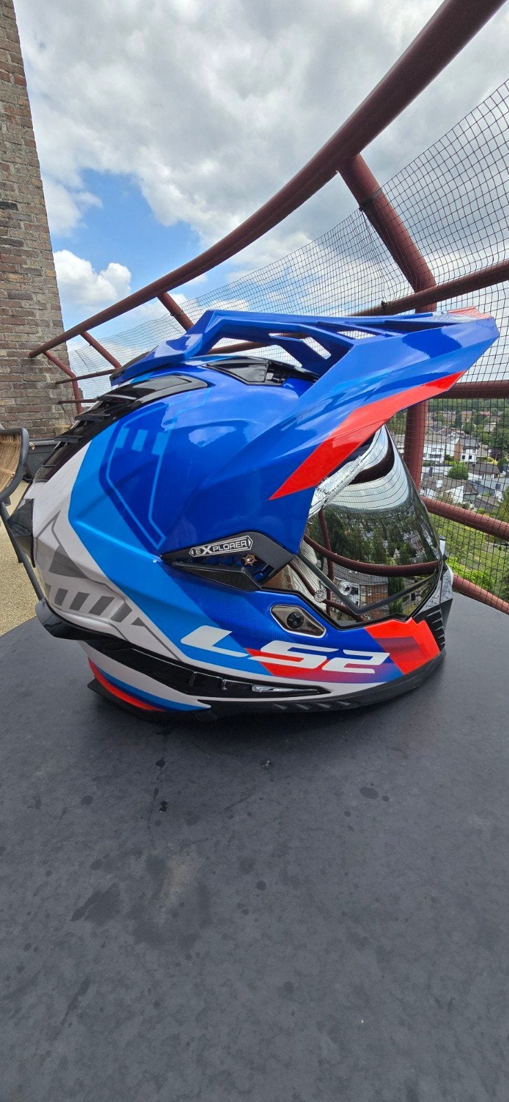Enduro-helm, Ophalen