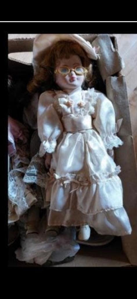 À vendre poupée en porcelaine ; Antiquités, Ophalen, Zo goed als nieuw, Pop