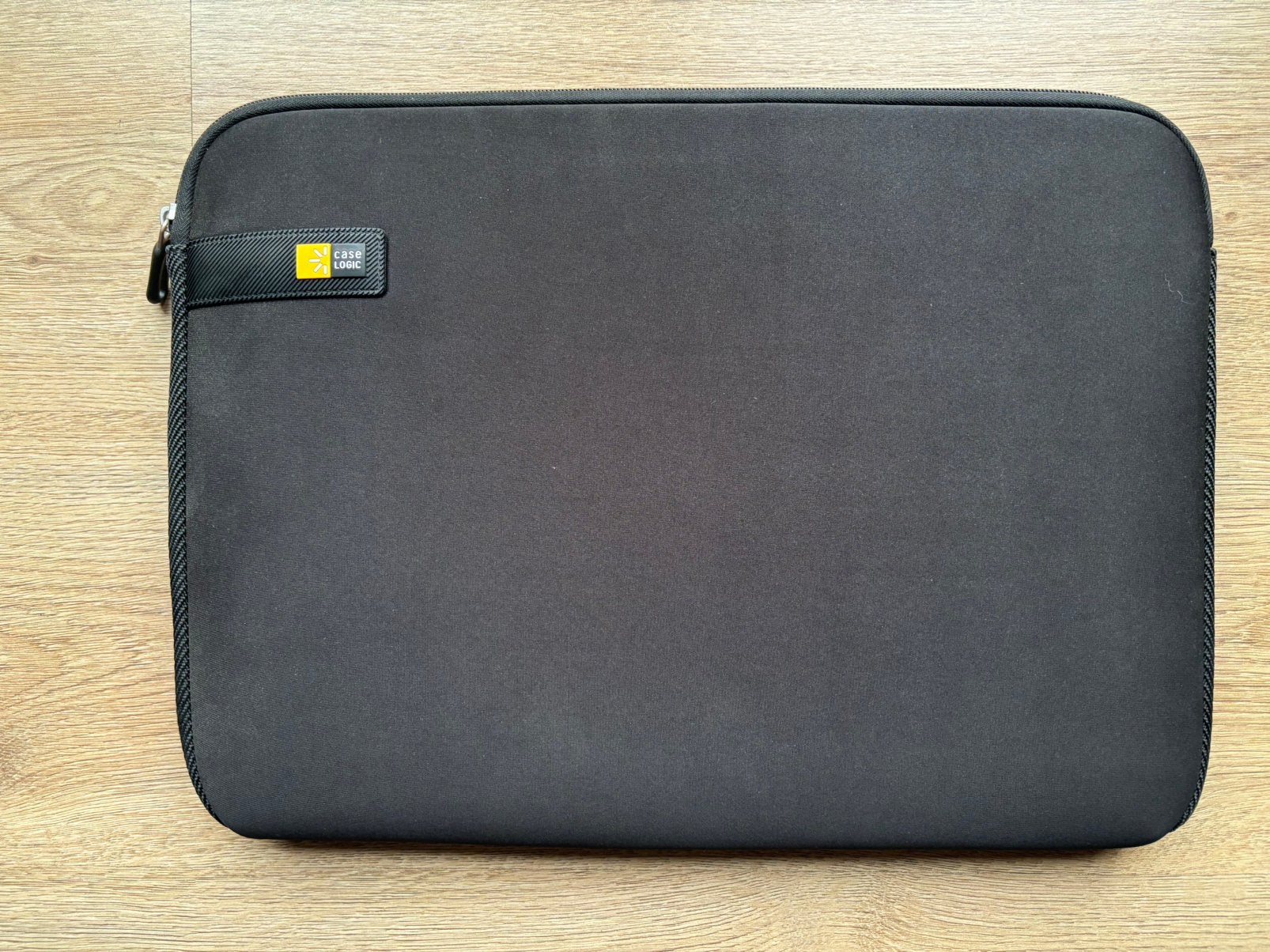 Laptophoes Case Logic 16 inch, Computers en Software, Ophalen of Verzenden, 16 inch, Zo goed als nieuw