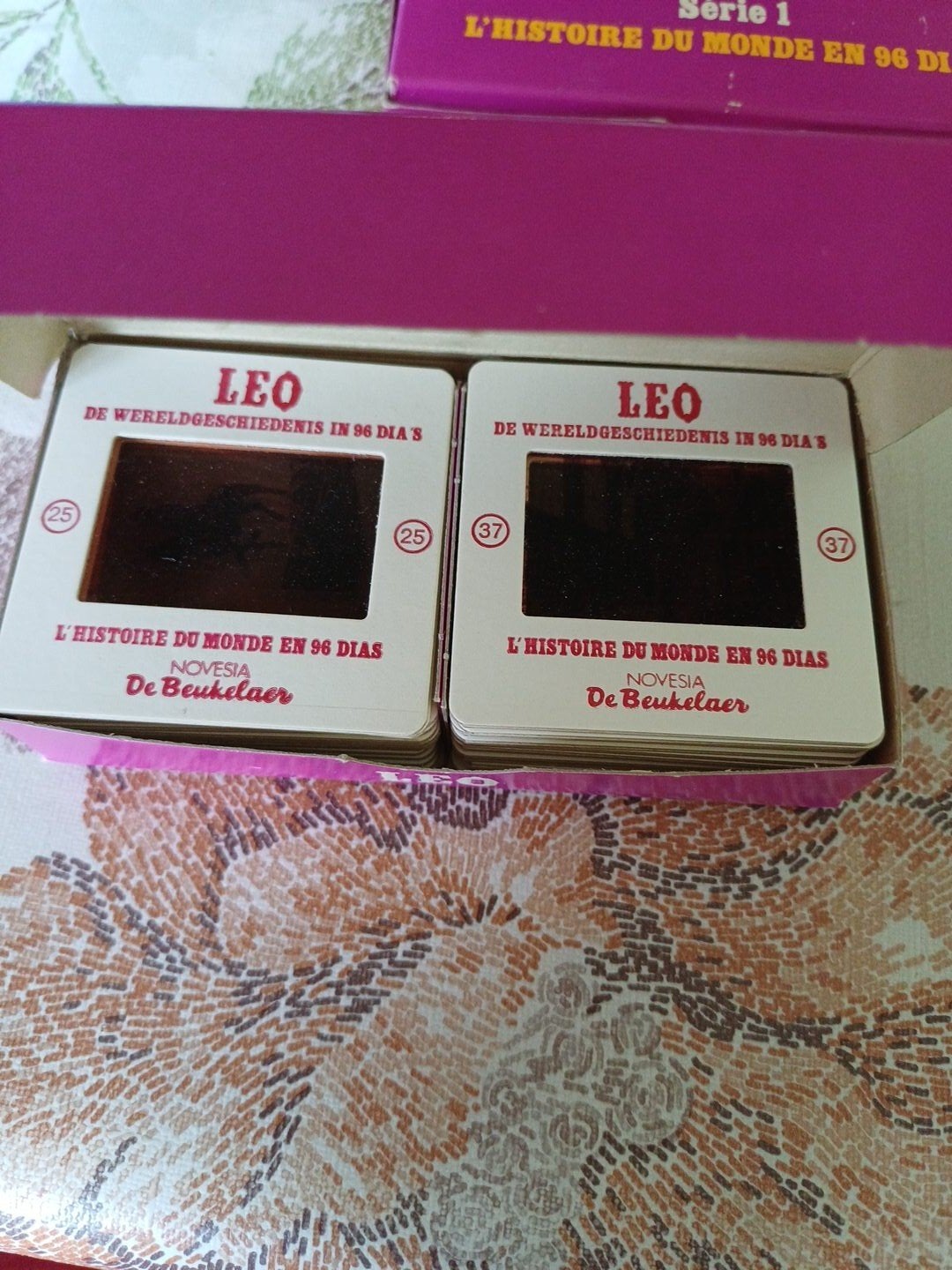Collection diapositives LEO. L'Histoire du monde en 96 dias, Enlèvement