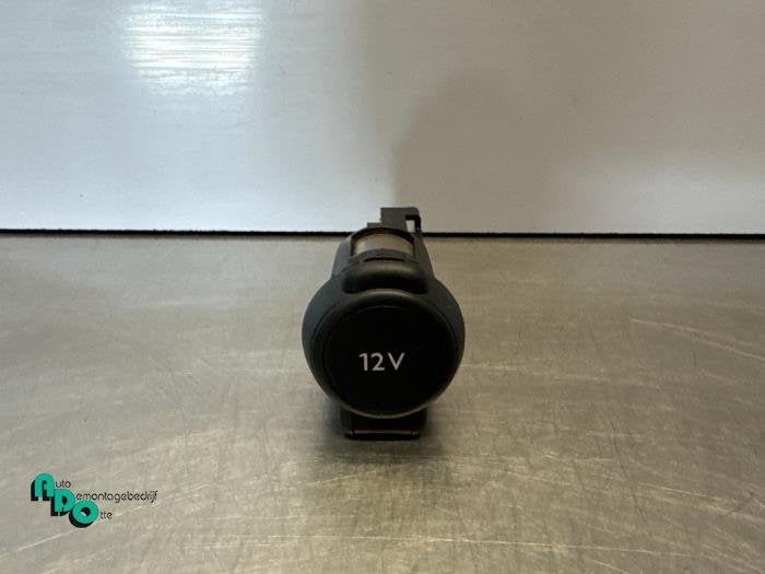 Prise 12 Volts d'un Toyota Pro-Ace (Pro-Ace 16-), -, 3 mois de garantie, Toyota, Utilisé