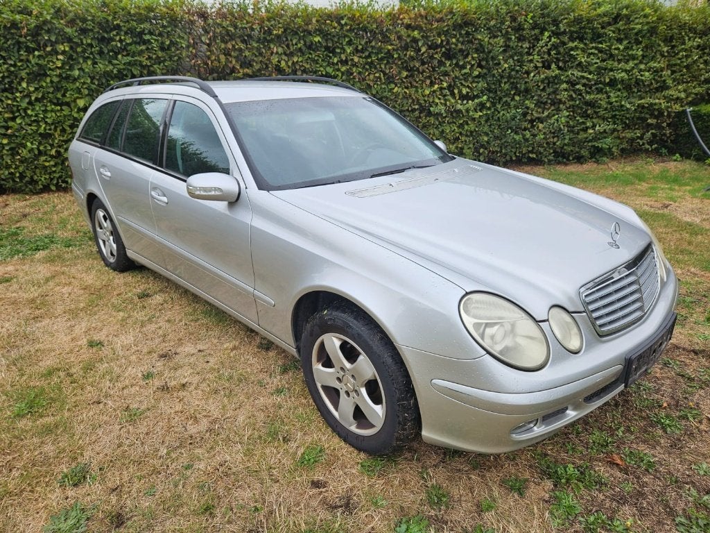Mercedes E200 Kompressor Break W211 Export, Auto's, Mercedes-Benz, Zwart, 4 cilinders, 120 kW, Bedrijf