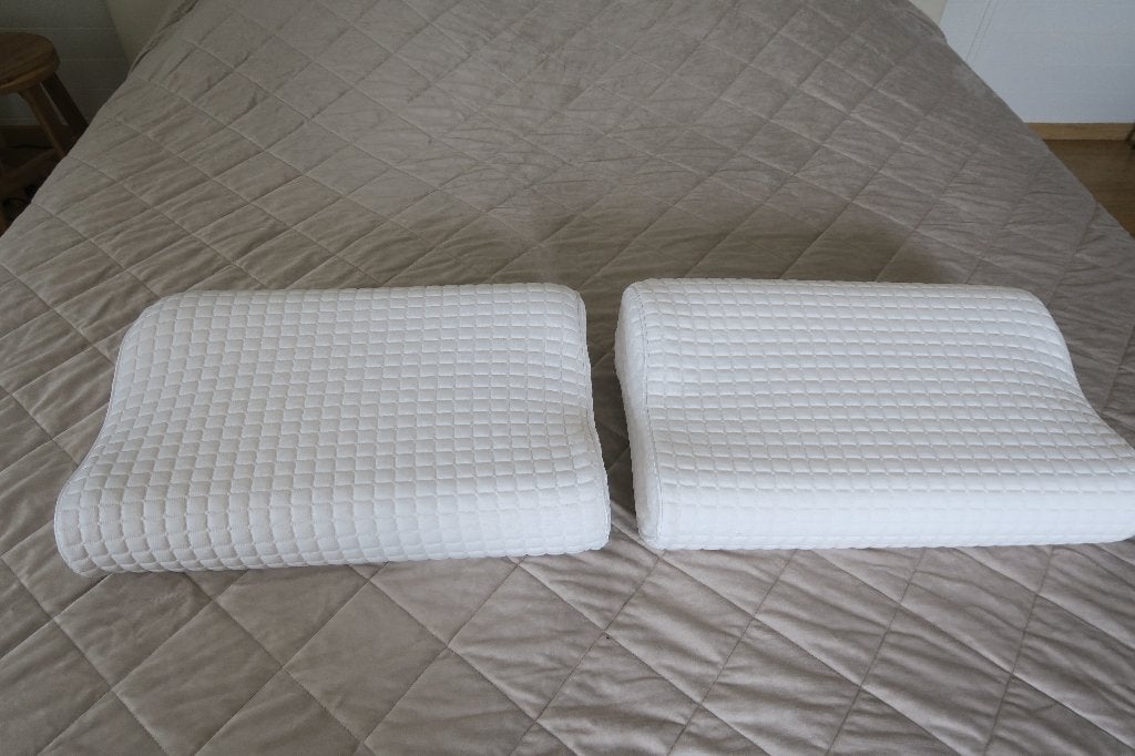2 coussins ergonomiques - Ikea - Rôsenkarm 33 x 50 cm, Oreiller, Enlèvement ou Envoi, Comme neuf, Blanc
