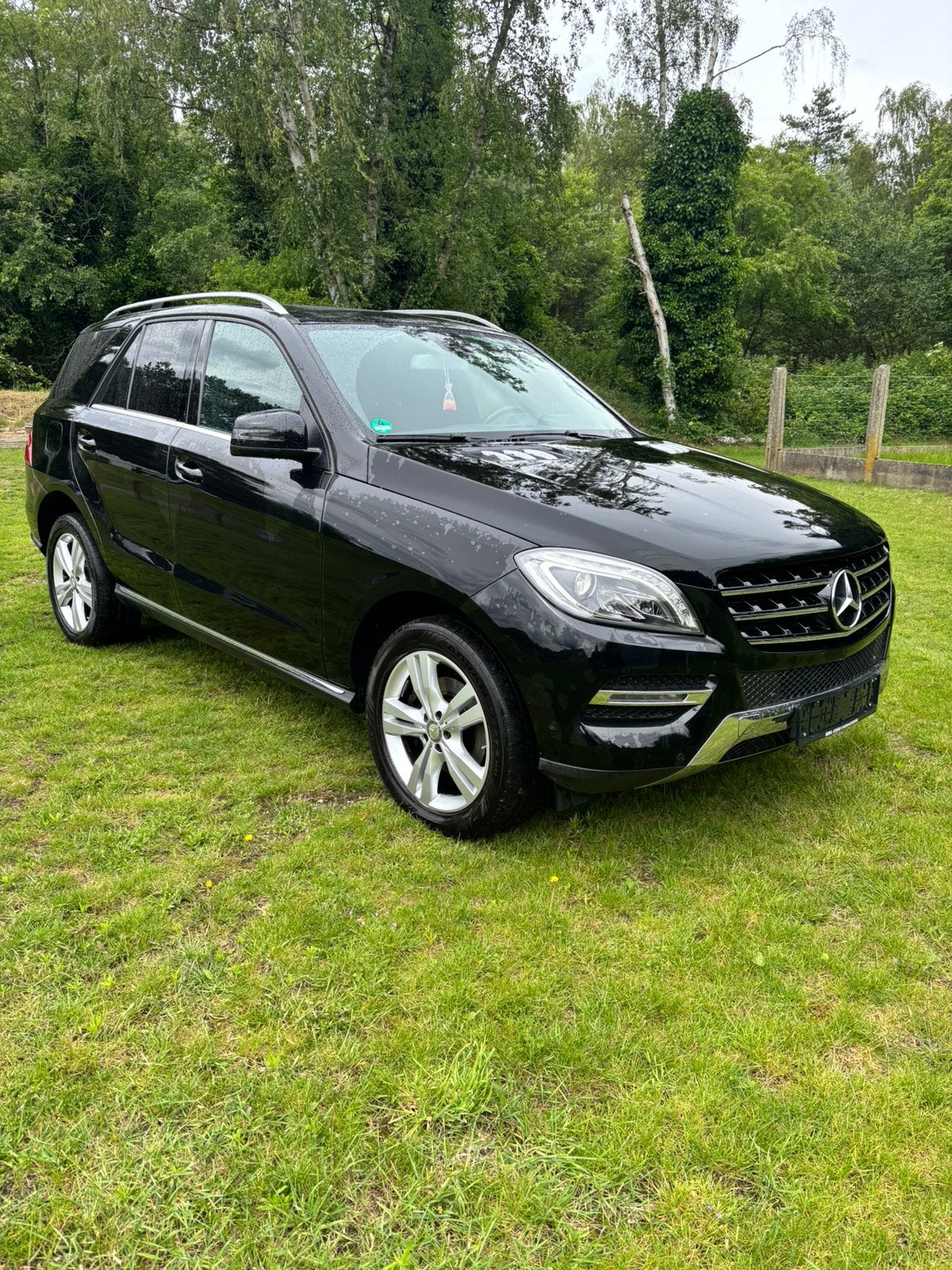 Mercedes ML, Autos, Mercedes-Benz, Particulier, Classe M, 4x4, ABS, Caméra de recul, Phares directionnels, Airbags, Air conditionné