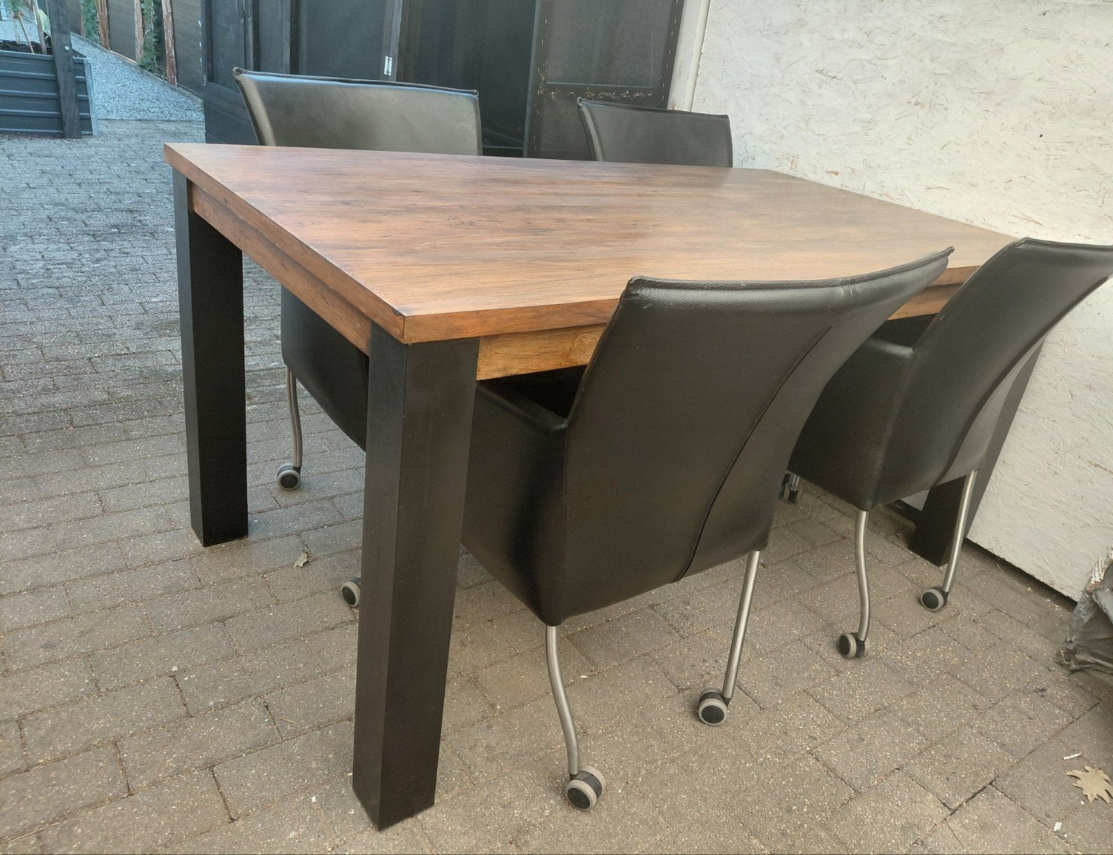 eiken tafel met 4 verijdbare stoelen, Ophalen