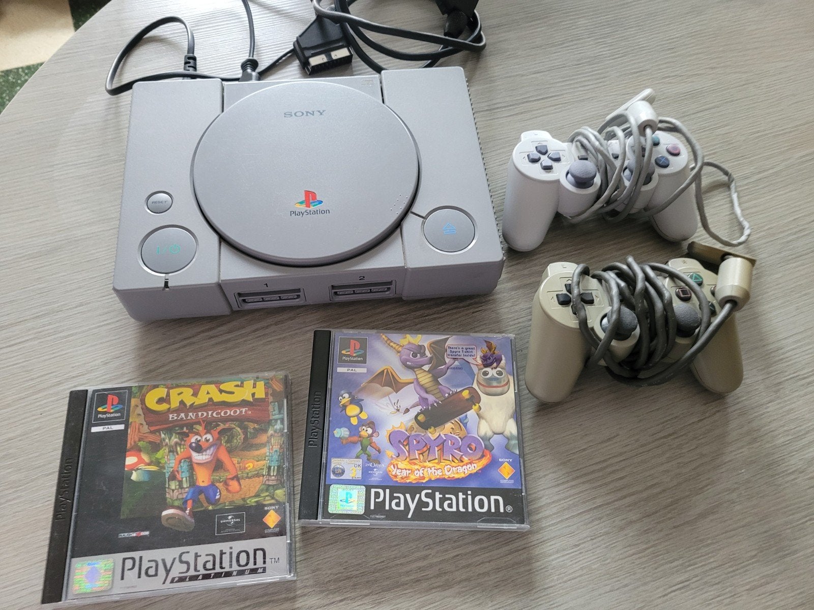 playstation 1, Games en Spelcomputers, Ophalen of Verzenden, Met 2 controllers