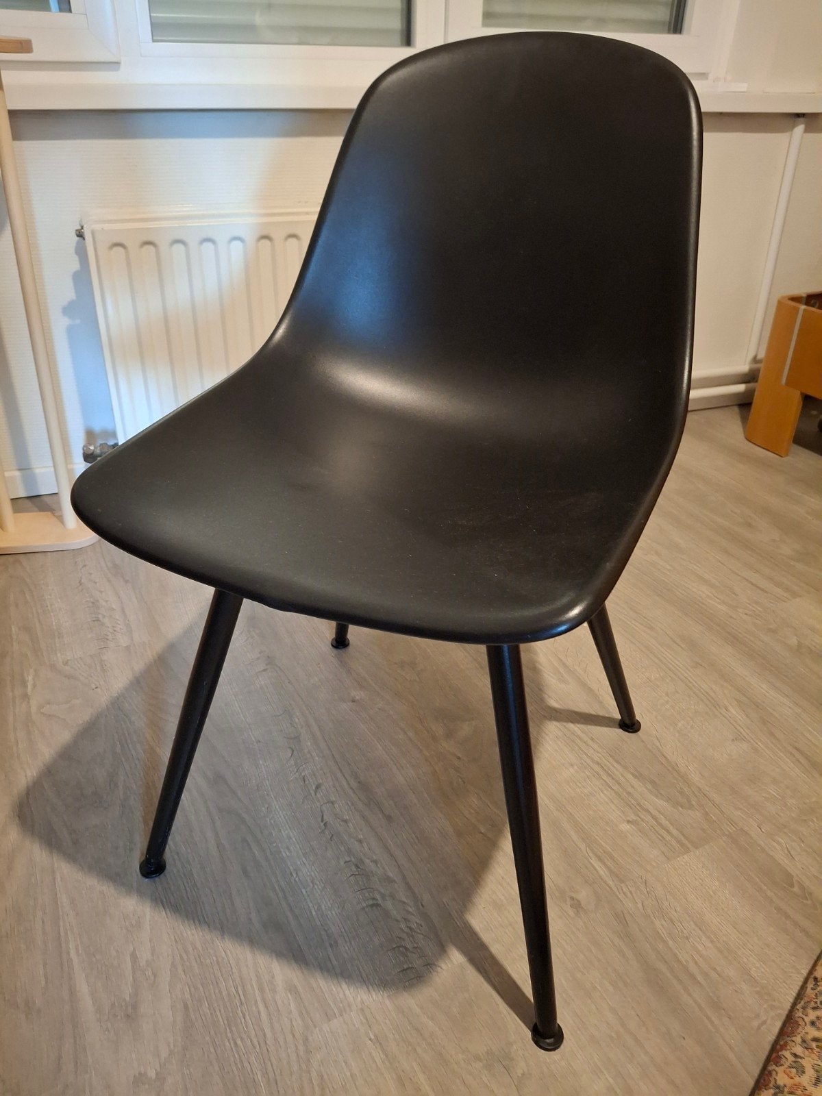 4 zwarte stoelen, Ophalen, Zo goed als nieuw, Zwart, Kunststof