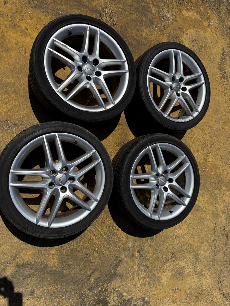 Originele Audi a3 velgen 225 40 18, Auto-onderdelen, Banden en Velgen, Ophalen, Velg(en)