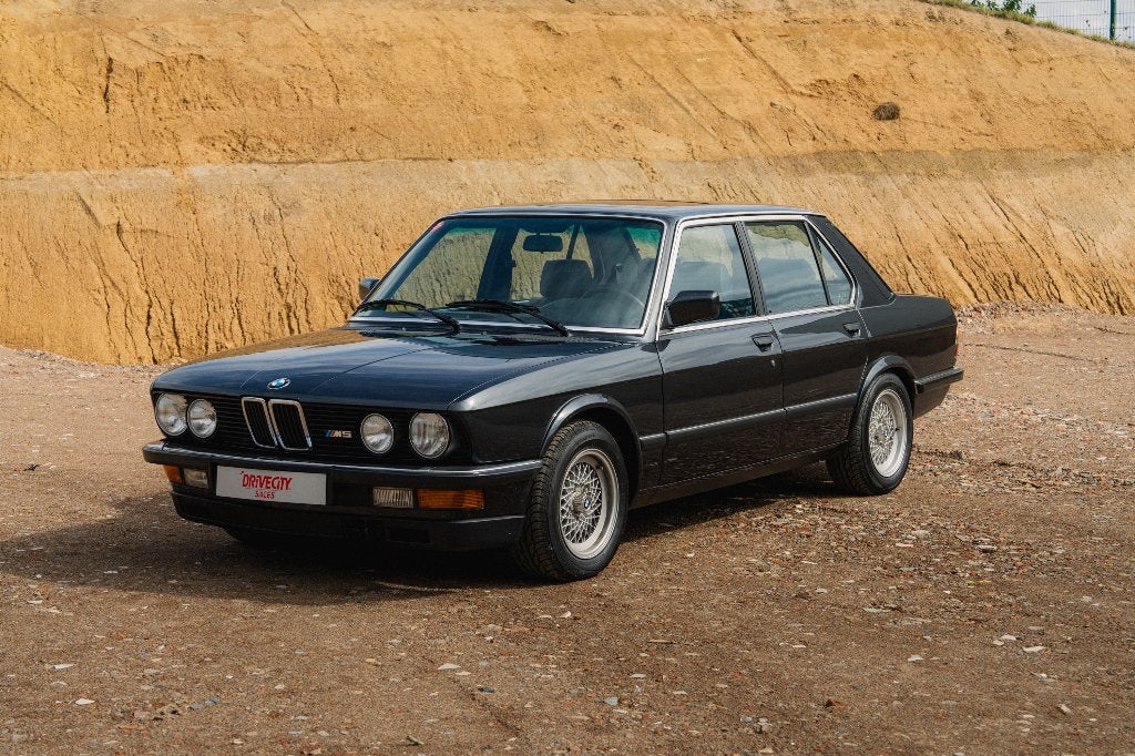 1986 BMW M5 E28, Autos, Cuir, 4 portes, Entreprise, Boîte manuelle