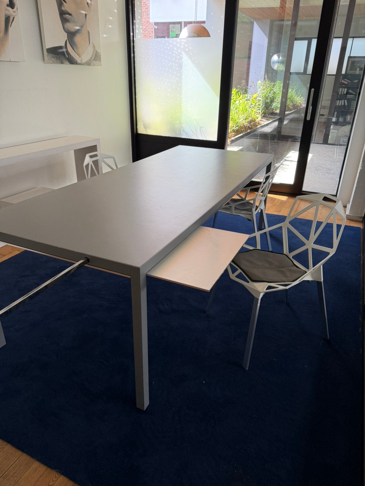 Table de réunion, Enlèvement