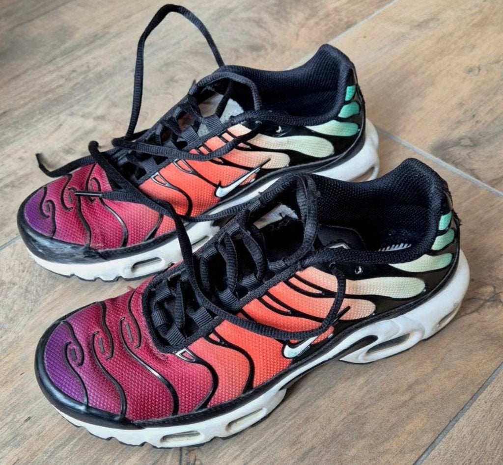 Nike Air Max Plus Rainbow taille 36,5, Enfants & Bébés, NIKE, Garçon ou Fille, Enlèvement, Utilisé