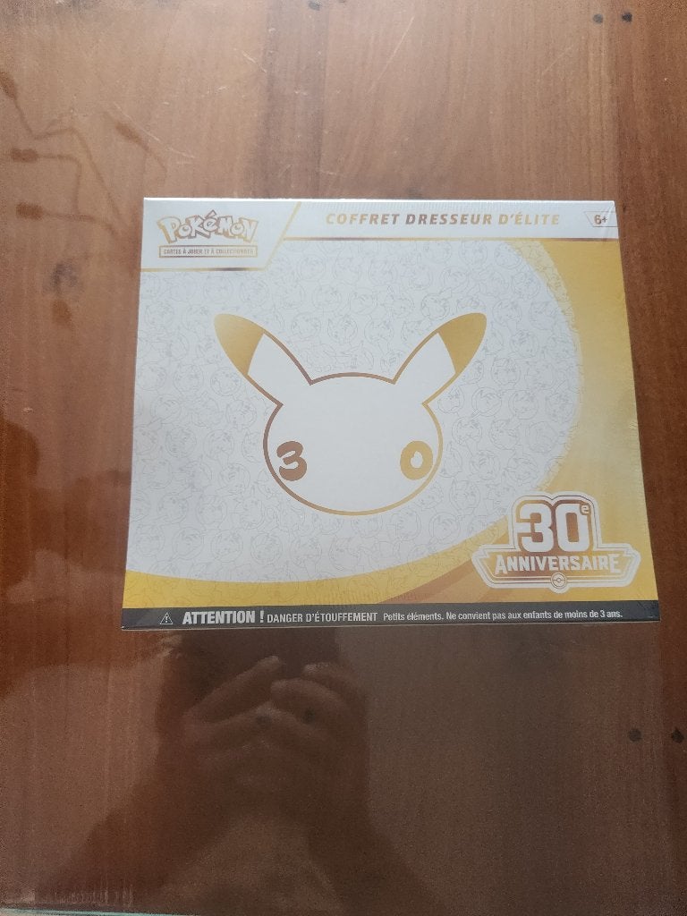 Coffret dresseur d'élite pokémon 30 ème anniversaire, Verzamelen, Ophalen of Verzenden, Nieuw