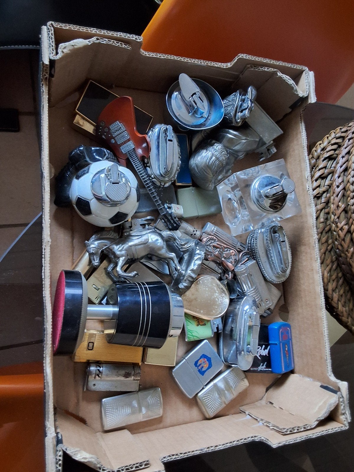 Verzameling van min of meer 2000 aanstekers, Verzamelen, Ophalen, Gebruikt, Aansteker