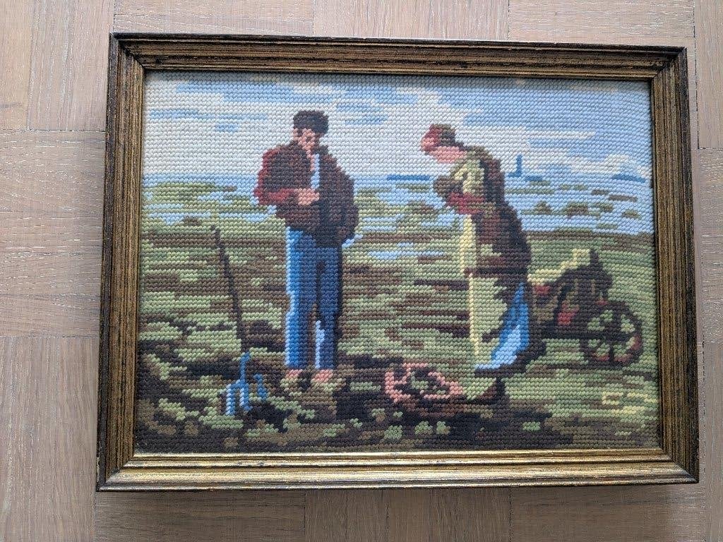 Vintage geborduurd schilderij 'het Angelus', Antiek en Kunst, Realistisch, Ophalen of Verzenden, Stads- / dorpsgezicht, Overige technieken