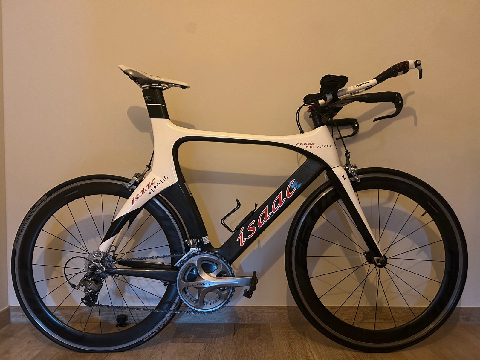 Triathlonfiets ISAAC, inclusief FFWD F6R wielen, Fietsen en Brommers, Gebruikt, Carbon, Velgrem, Meer dan 20 versnellingen