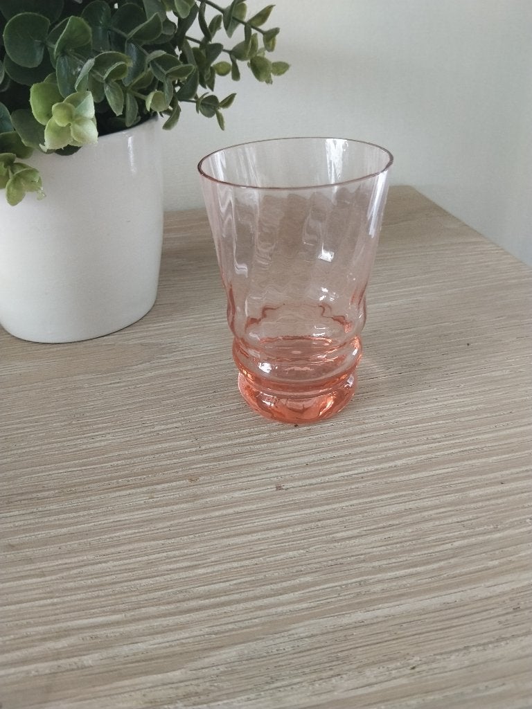 vintage kleine oud roze vaasje, Maison & Meubles, Enlèvement ou Envoi, Comme neuf, Rose, Verre