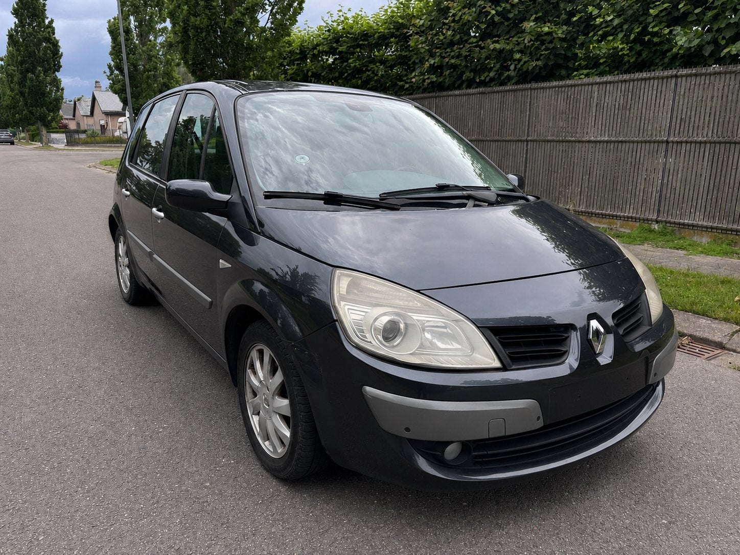 Gekeurd voor verkoop Renault scenic 1.6i 16v benzine Euro 4, Auto's, Voorwielaandrijving, Monovolume, 4 cilinders, Leder