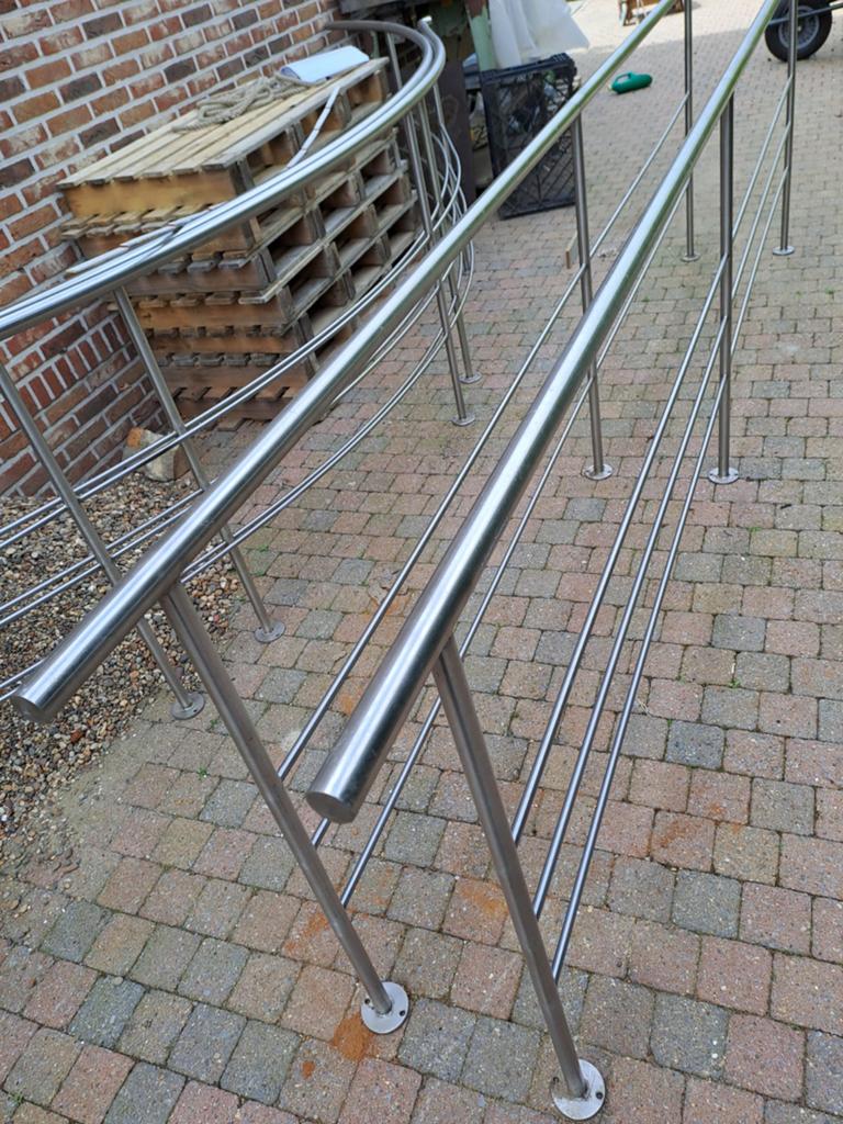 Gepolierde inox balustradedelen., Ophalen, Inox