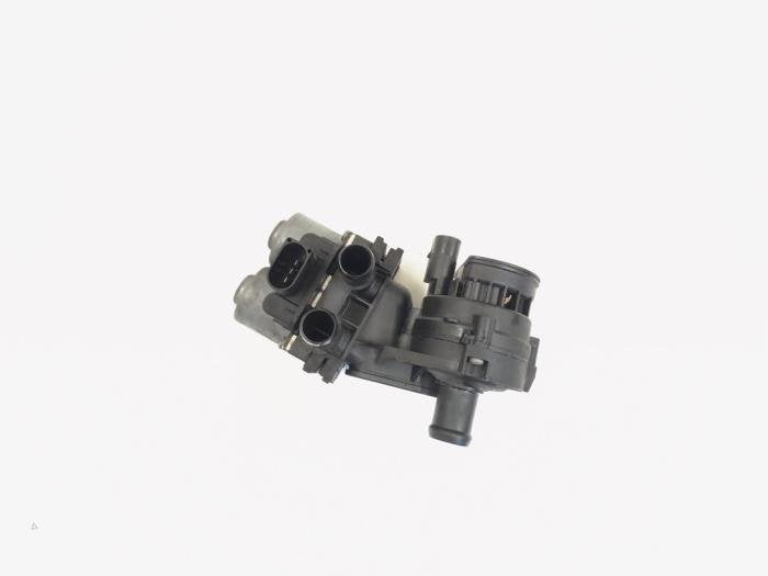 Pompe à eau supplémentaire d'un Audi A6, -, 3 mois de garantie, Audi, Utilisé