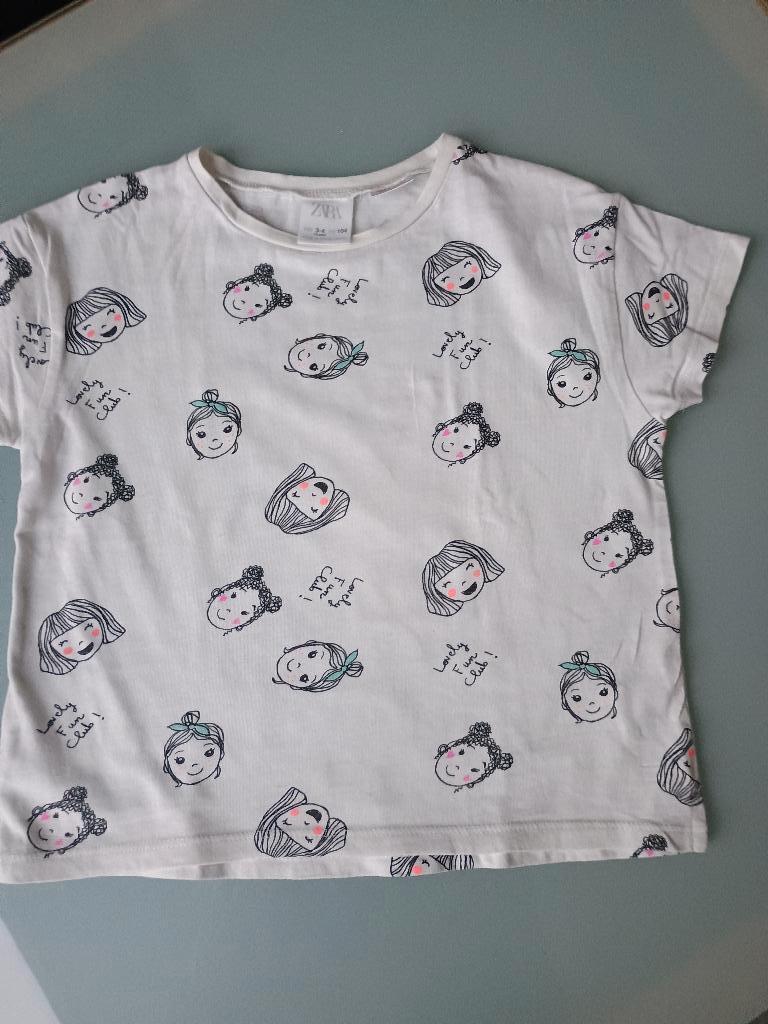 T-shirt ZARA maat 104, Enfants & Bébés, Vêtements enfant | Taille 104, Chemise ou À manches longues, Comme neuf, Fille, Zara