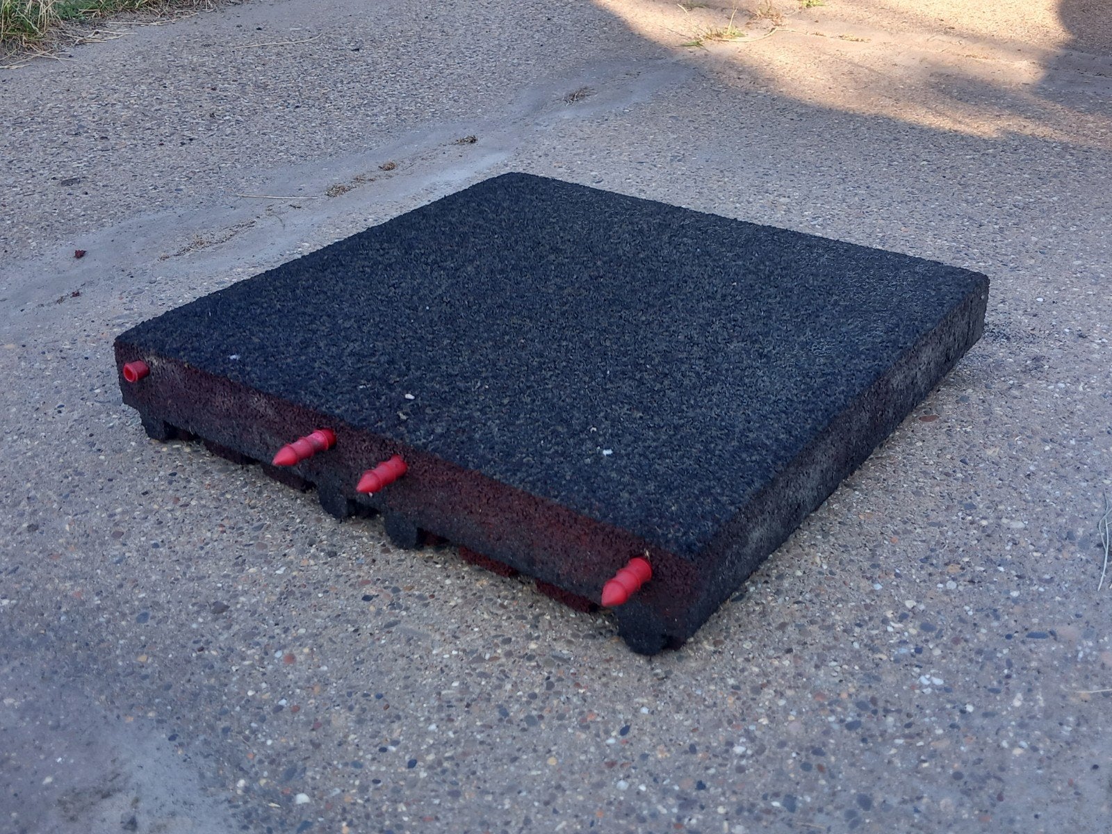 160 Rubber tegels 50x50x8,5, Stalling