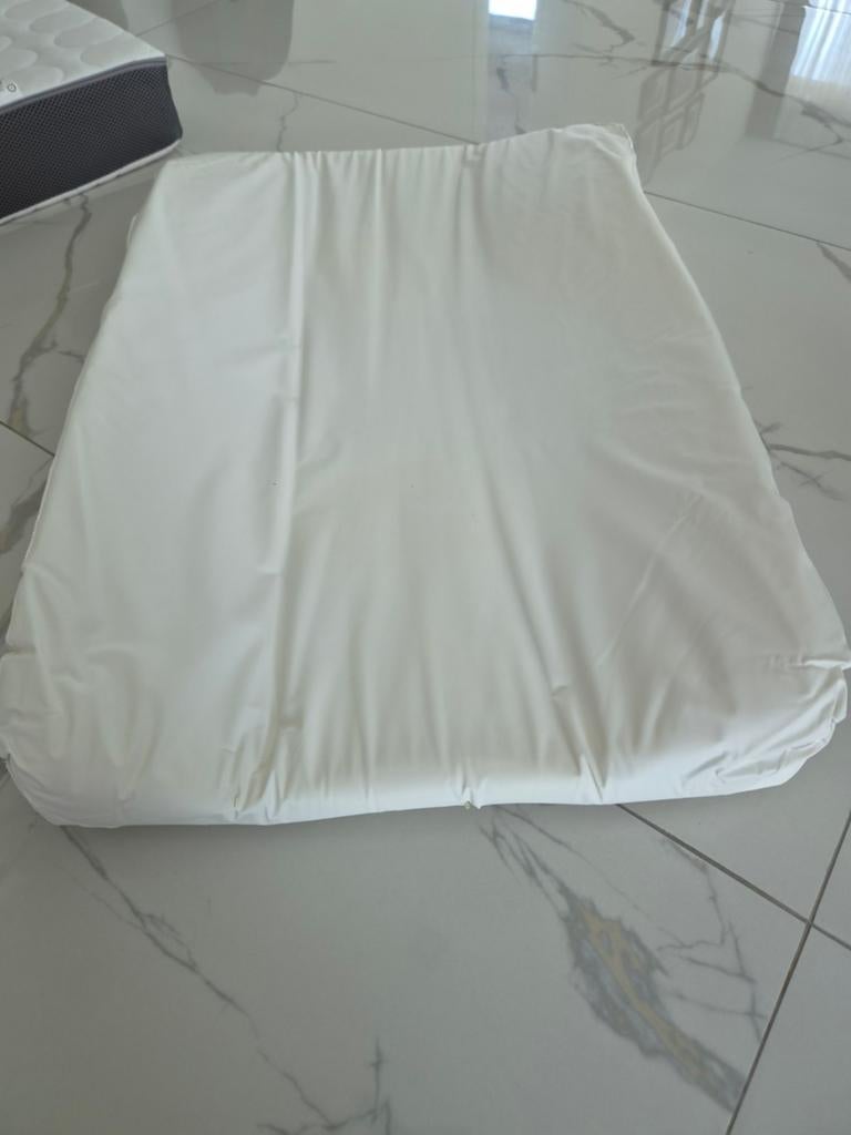Matelas a langer avec housse noukies, Enfants & Bébés