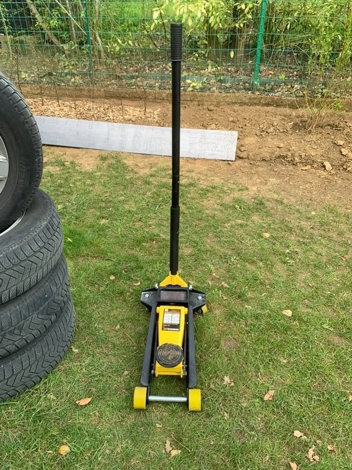 VENTE D'UN CRIC HYDRAULIQUE 3T OMEGAlift, Enlèvement, Utilisé, Audi