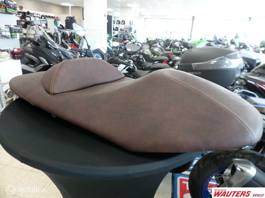 Zadel  Piaggio  X10 Scooter, Motoren, Gebruikt, Ophalen of Verzenden