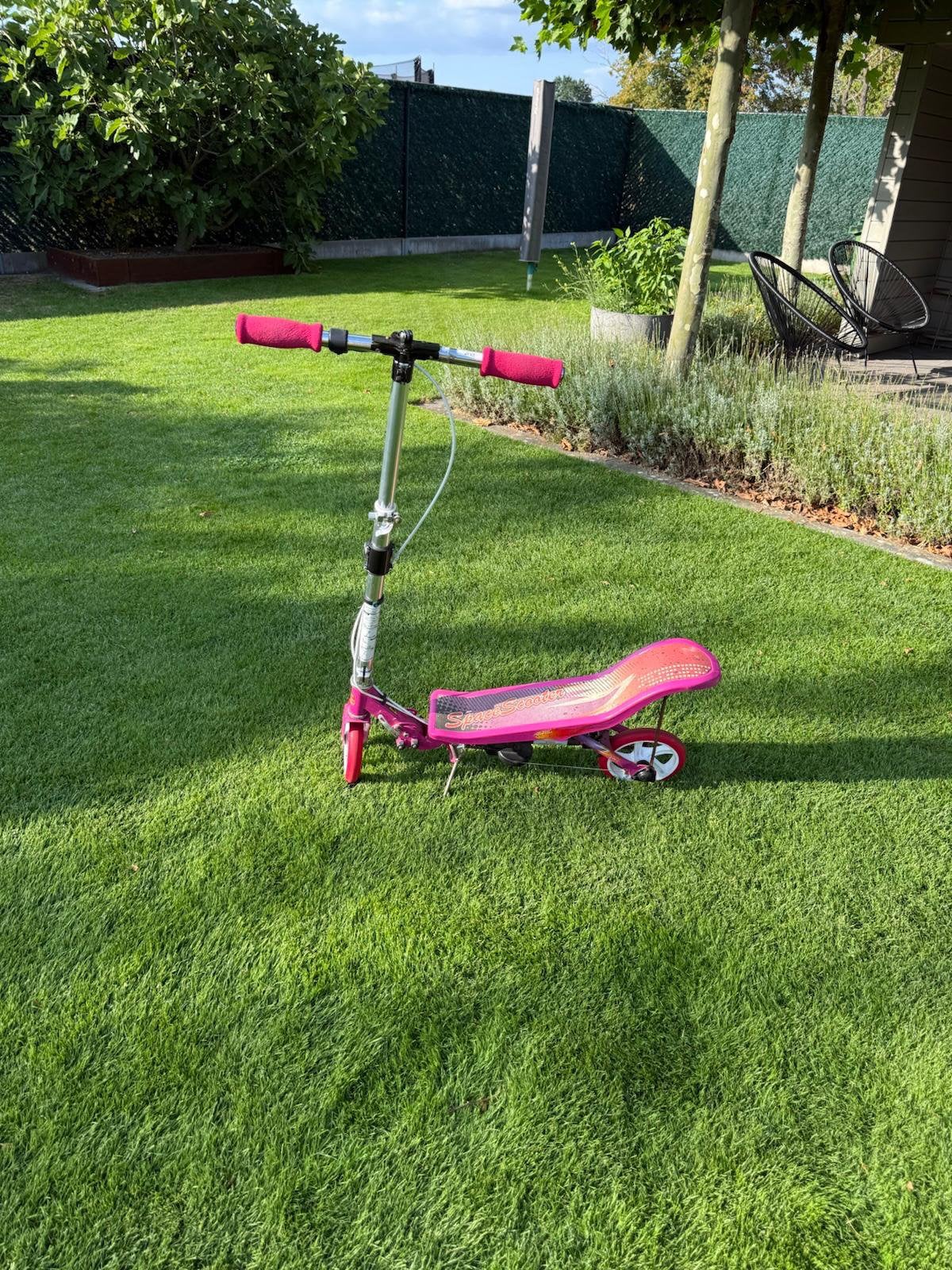 Trapstep roze in goede staat, Ophalen, Zo goed als nieuw