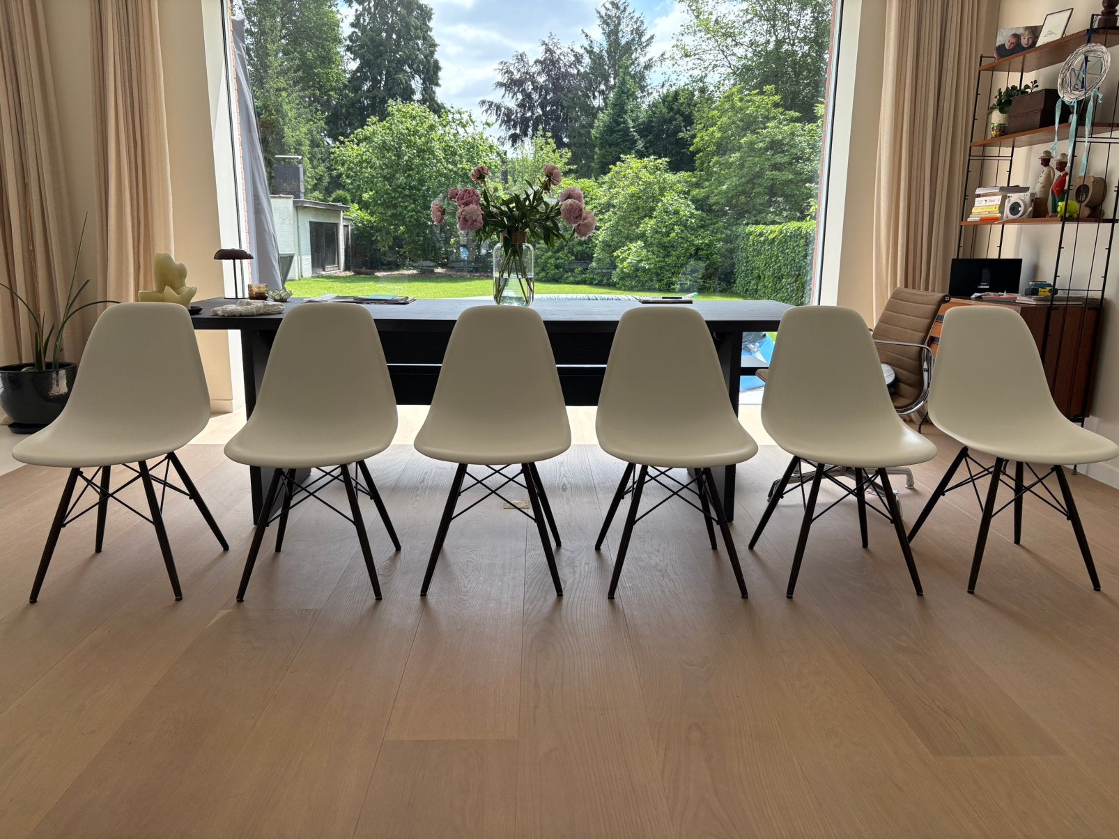 6 Eames DSW stoelen wit / donker hout, Maison & Meubles, Chaises, Enlèvement, Blanc, Bois