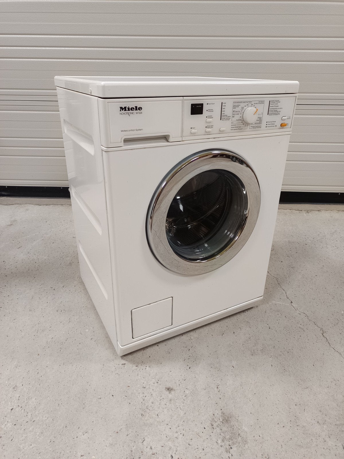 Miele novotronic W526, Elektronische apparatuur, Wasmachines, Ophalen, 1200 tot 1600 toeren, 4 tot 6 kg, Handwasprogramma