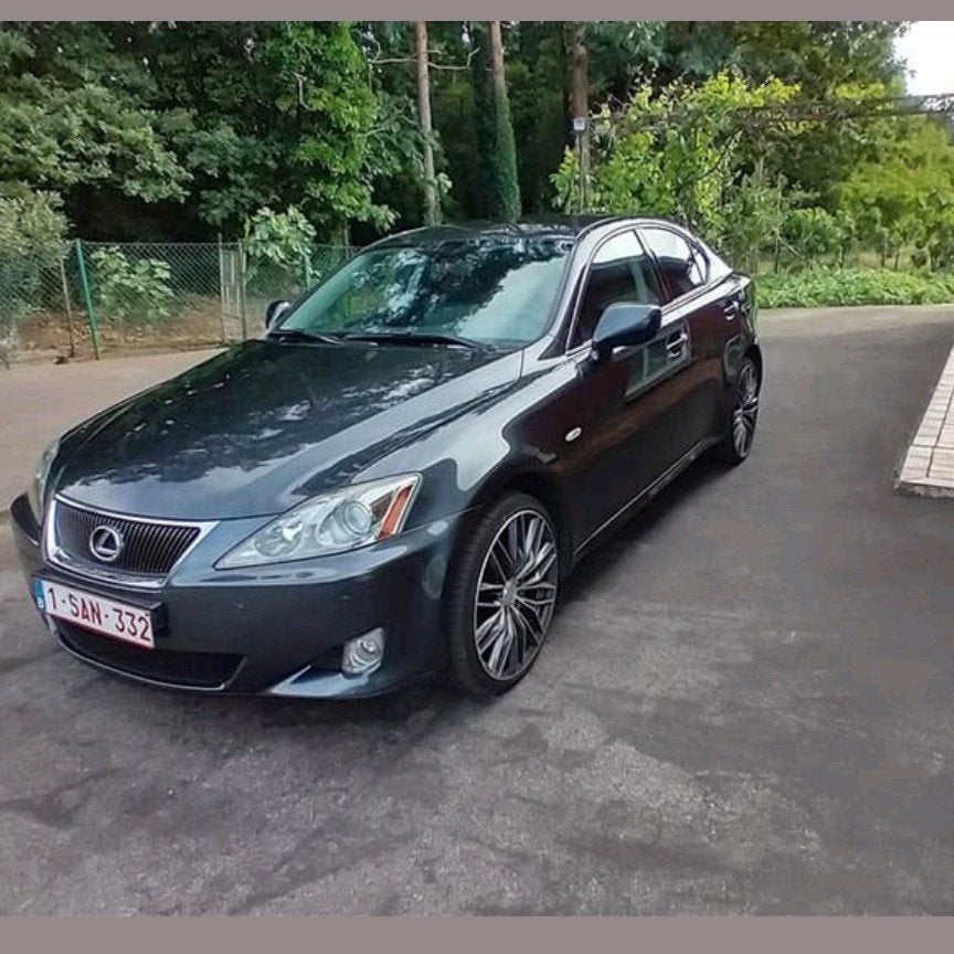Lexus IS 220D in zeer goede staat!, Auto's, Lexus, Parkeersensor, Achterwielaandrijving, Zwart, Zwart