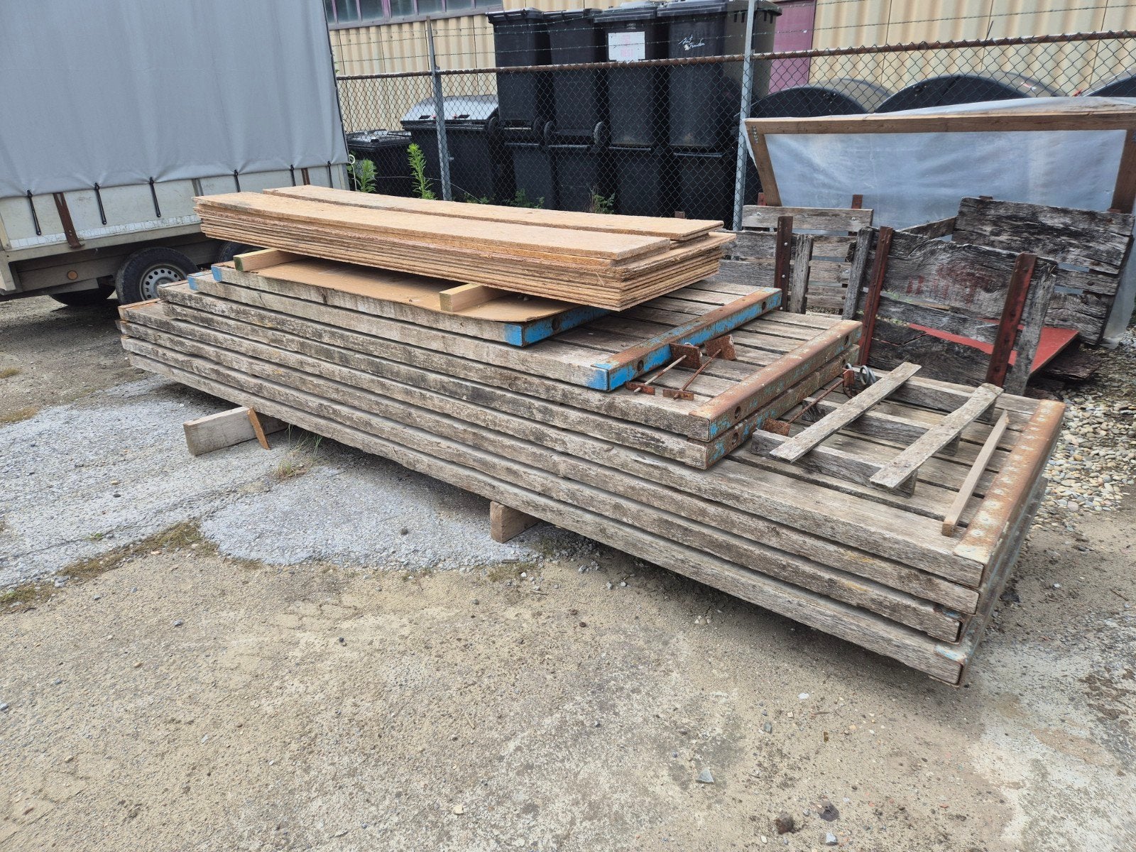 Houten vloeren voor stelling te maken, Ophalen