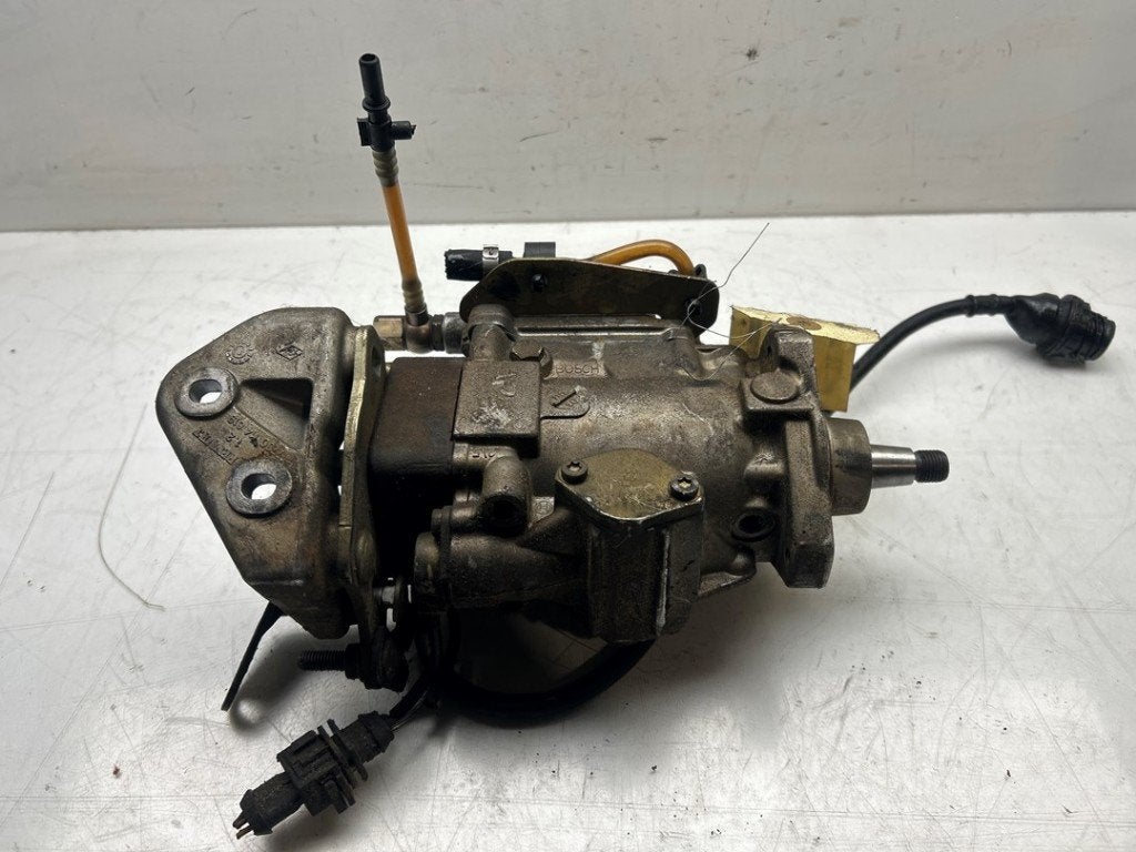 POMPE CARBURANT MECANIQUE Volvo V40 (VW) (01-1995/06-2004), Robert Bosch AG, Robert-Bosch-Allee 1
74232  Abstatt, DE, Engineering@bosch.com
