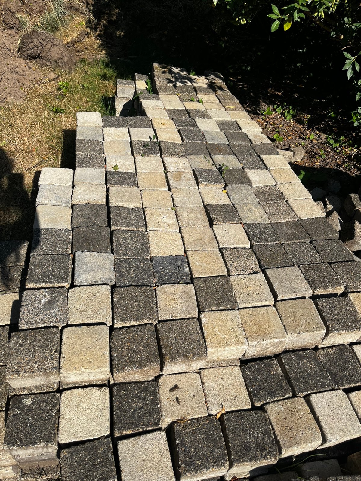 GRATIS OP TE HALEN klinkers en boordstenen, Jardin & Terrasse, Pavé & Dalles, Enlèvement, Utilisé, 10 m²² ou plus, Briques