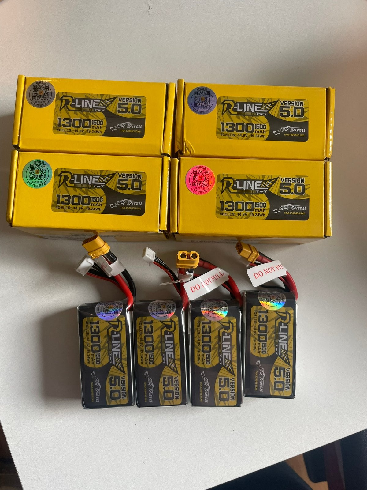 4 nieuwe 1300mAh Tattu Rline 5.0 4S 150C LiPo FPV batterijen, Ophalen of Verzenden, Nieuw, Oplaadbaar
