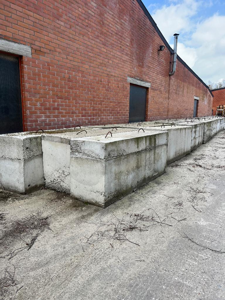 Betonblokken, Ophalen, Zo goed als nieuw, Beton