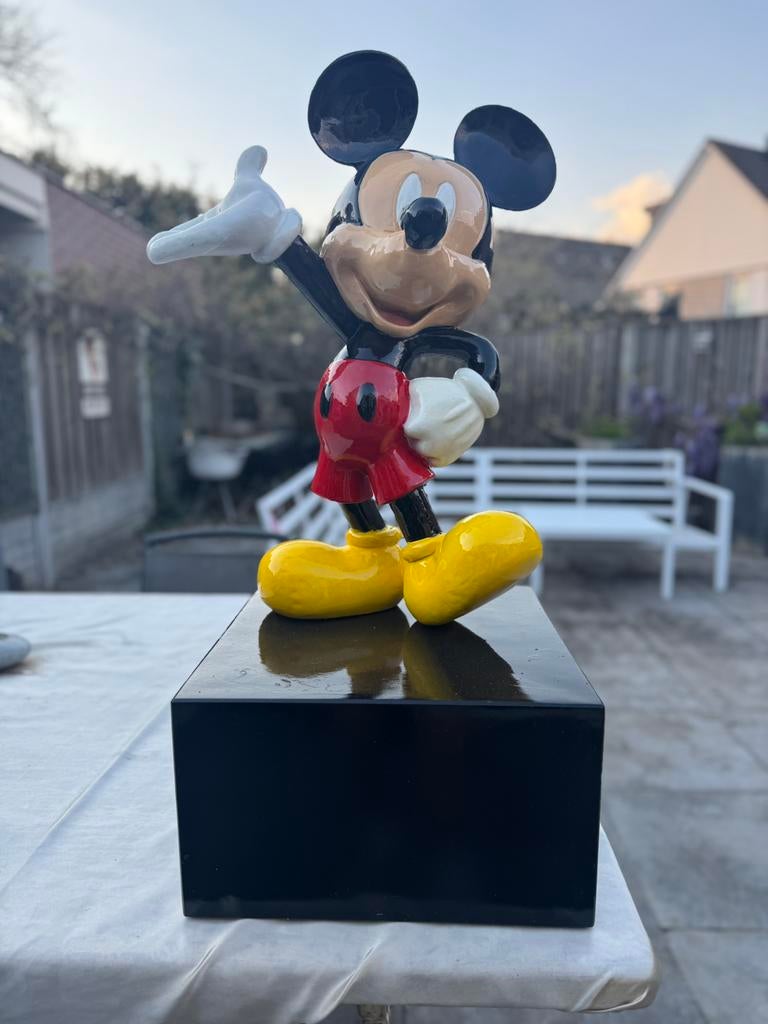 Statue de Mickey Mouse, Enlèvement, Utilisé, Animal