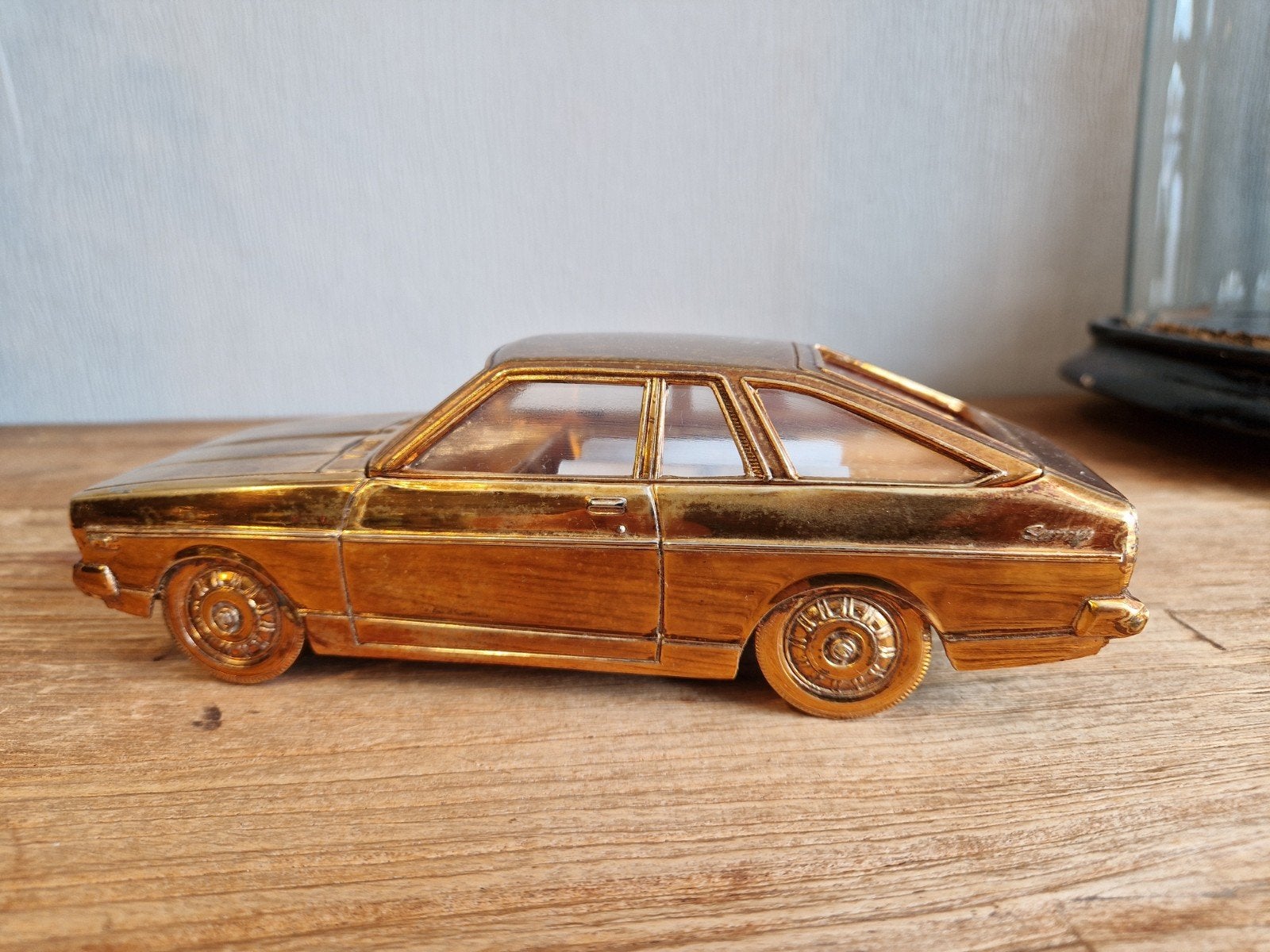 Datsun (Nissan) Sunny 1400 coupe sigaretten houder, Enlèvement ou Envoi
