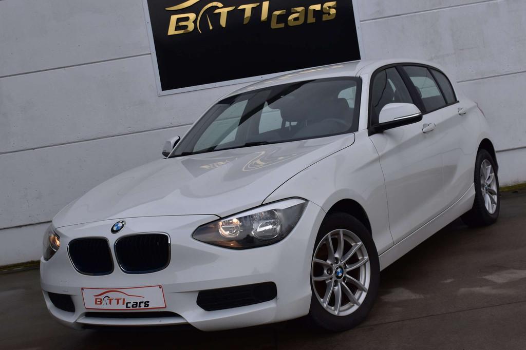 BMW 1 Serie 114 1.6i* Radio/CD* 2-zone Airco* PDC* 16" velg, Auto's, BMW, Voorwielaandrijving, 75 kW, Gebruikt, 4 cilinders