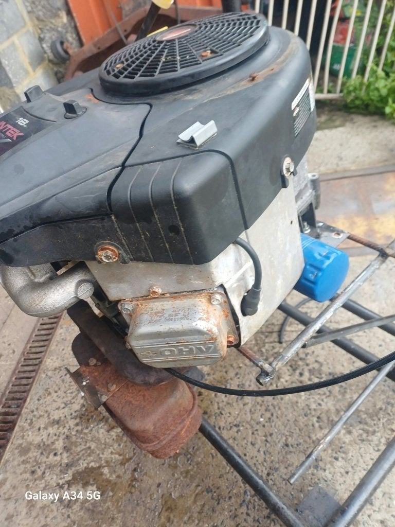 Moteur tracteur tondeuse bicylindres 18cv lire l'annonce, Jardin & Terrasse, Enlèvement, Utilisé, Fonction de mulching