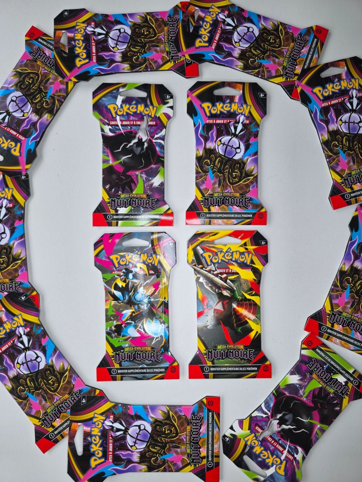 1 verpakking van 4 Black Night Cardboard Blisters ME05 Pokem, Ophalen of Verzenden, Nieuw, Booster, Foil