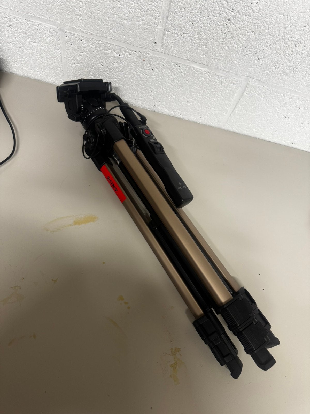 Trepied sony, 175 cm ou plus, Comme neuf, Enlèvement, Télécommande