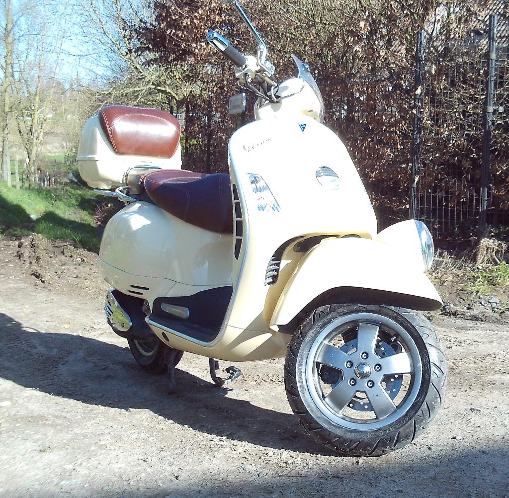 vespa gtv 250 cc, Fietsen en Brommers, Ophalen